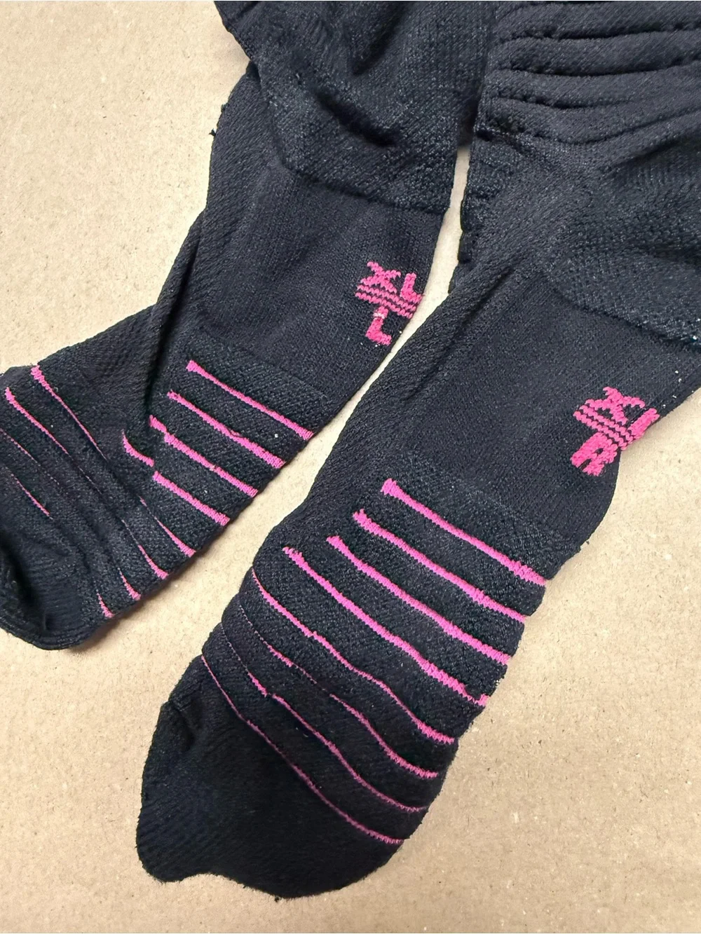 Nike Elite Crew XL Breast Cancer Black Pink Men’s 12-15 Socks Cushion Rare!